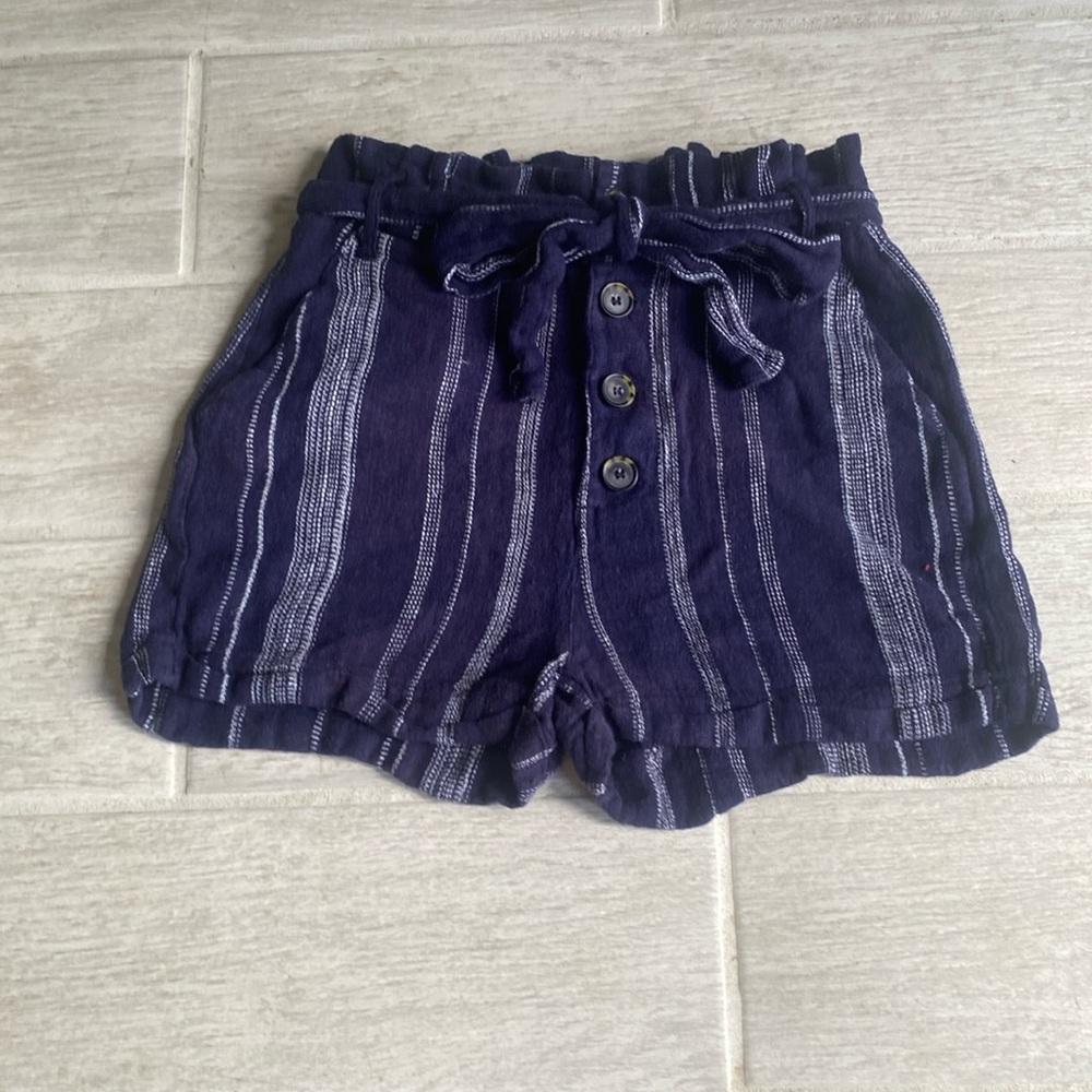 Dean Grace…With Love Beach Shorts. 2 big pockets. Tie waist. Fitted. Size M